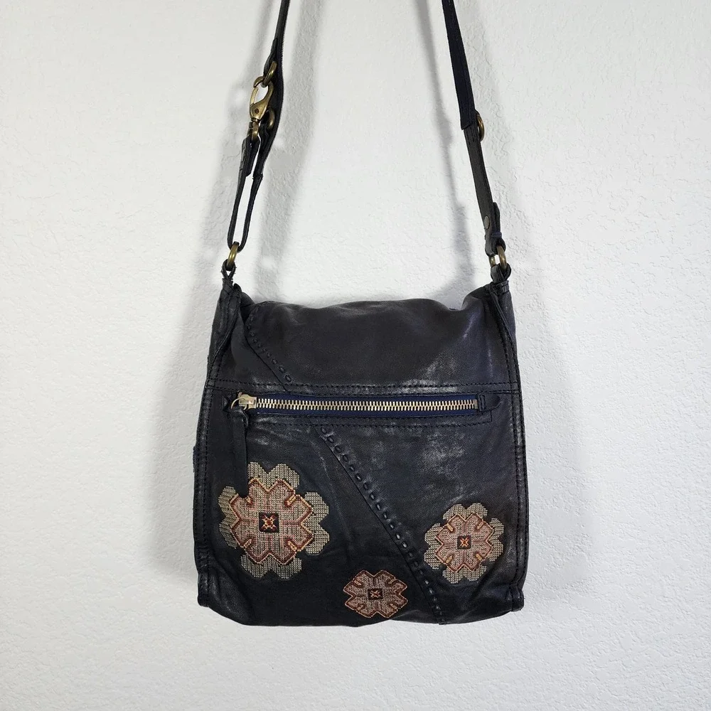 Lucky Brand Womens Boho Aztec Abbey Road Leather Shoulder Bag Purse Satchel
